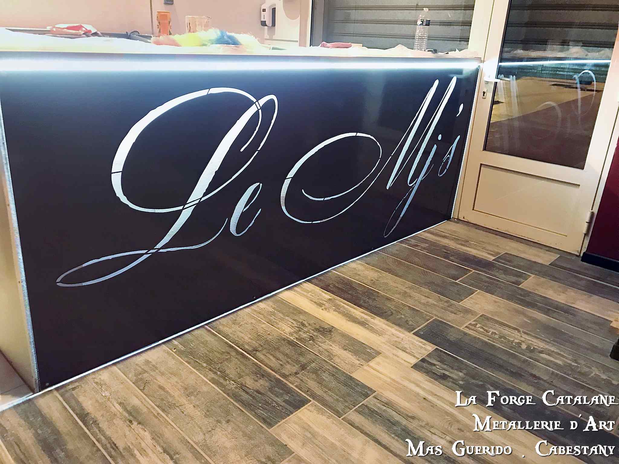 bar en decoupe laser forge catalane.jpg